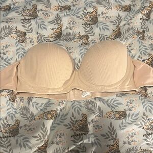 Padded Beige Strapless Underwire Bra - 70A